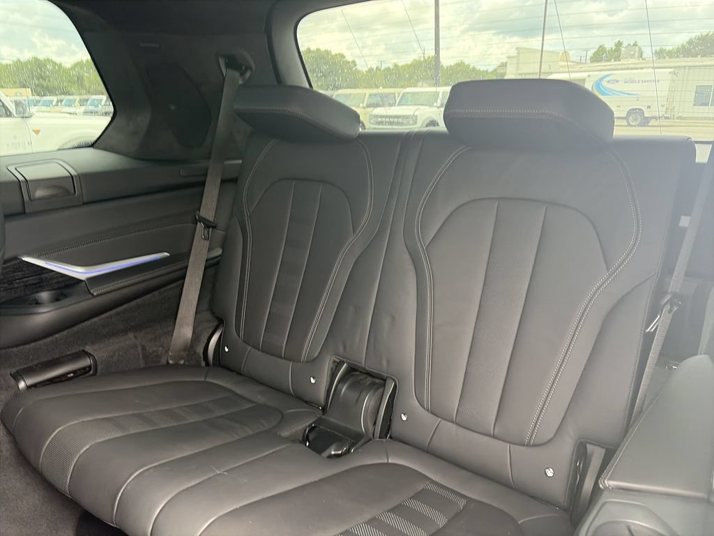 Used 2020 BMW X7 xDrive40i w/ M Sport Package AWD/4WD image 31