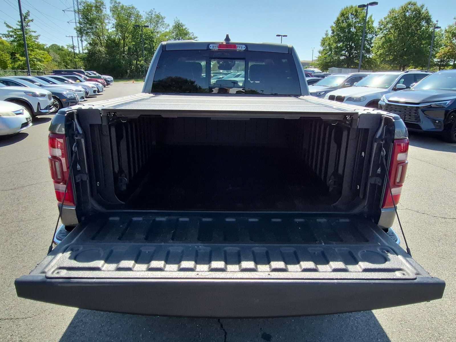 Used 2022 RAM 1500 Laramie AWD/4WD image 36