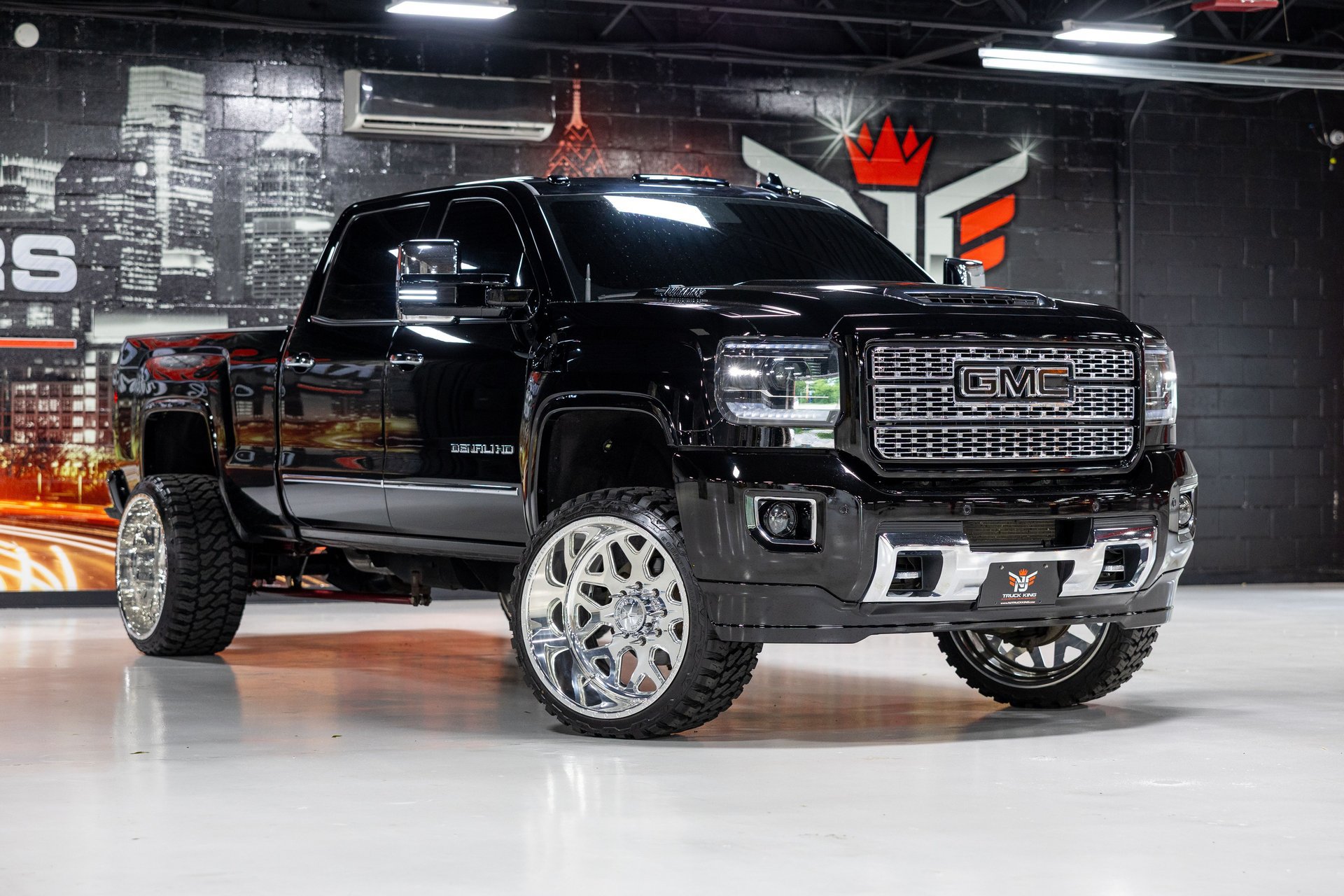 Used 2017 GMC Sierra 2500 Denali w/ Duramax Plus Package