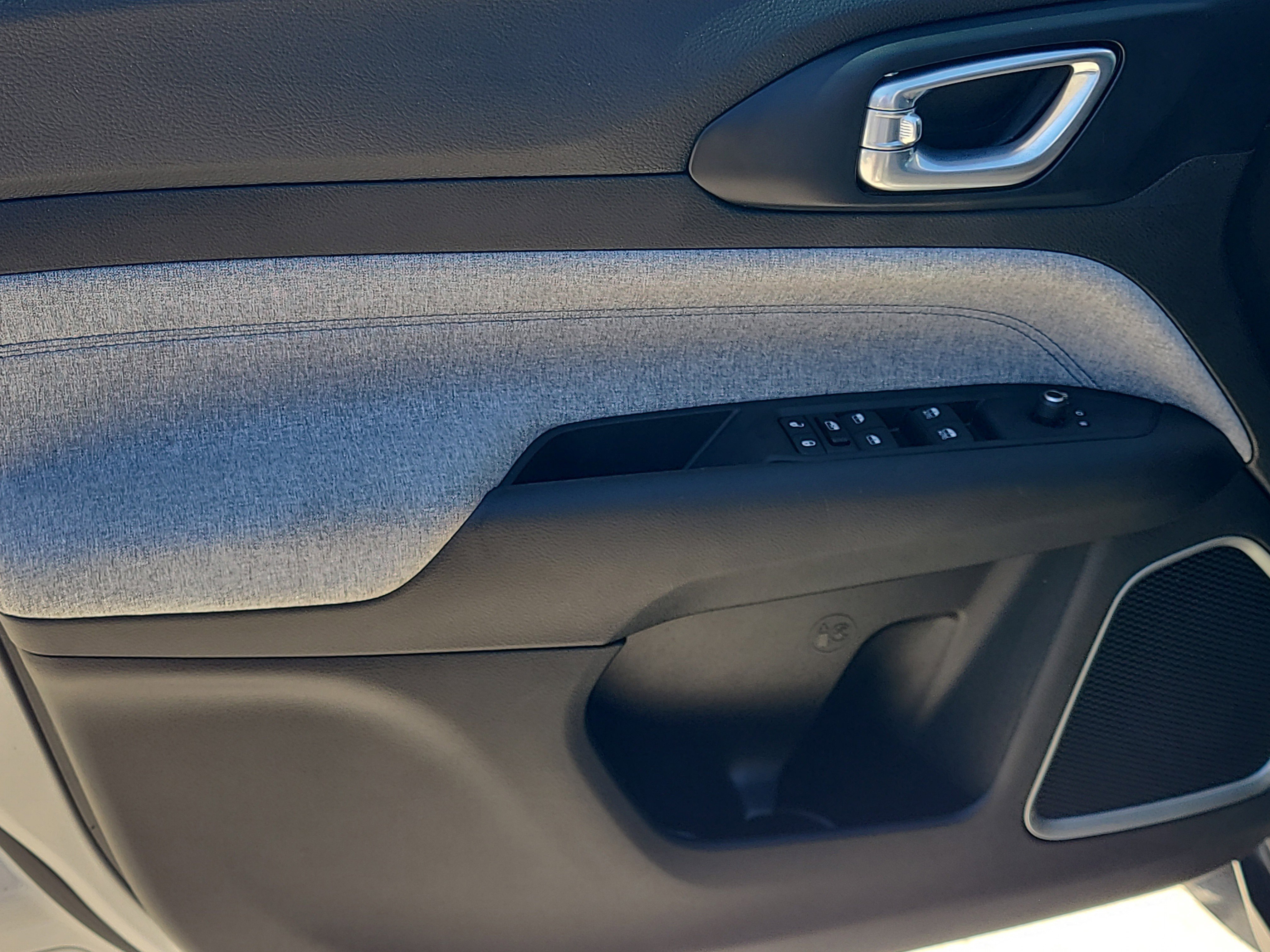 Used 2022 Jeep Compass Latitude image 18