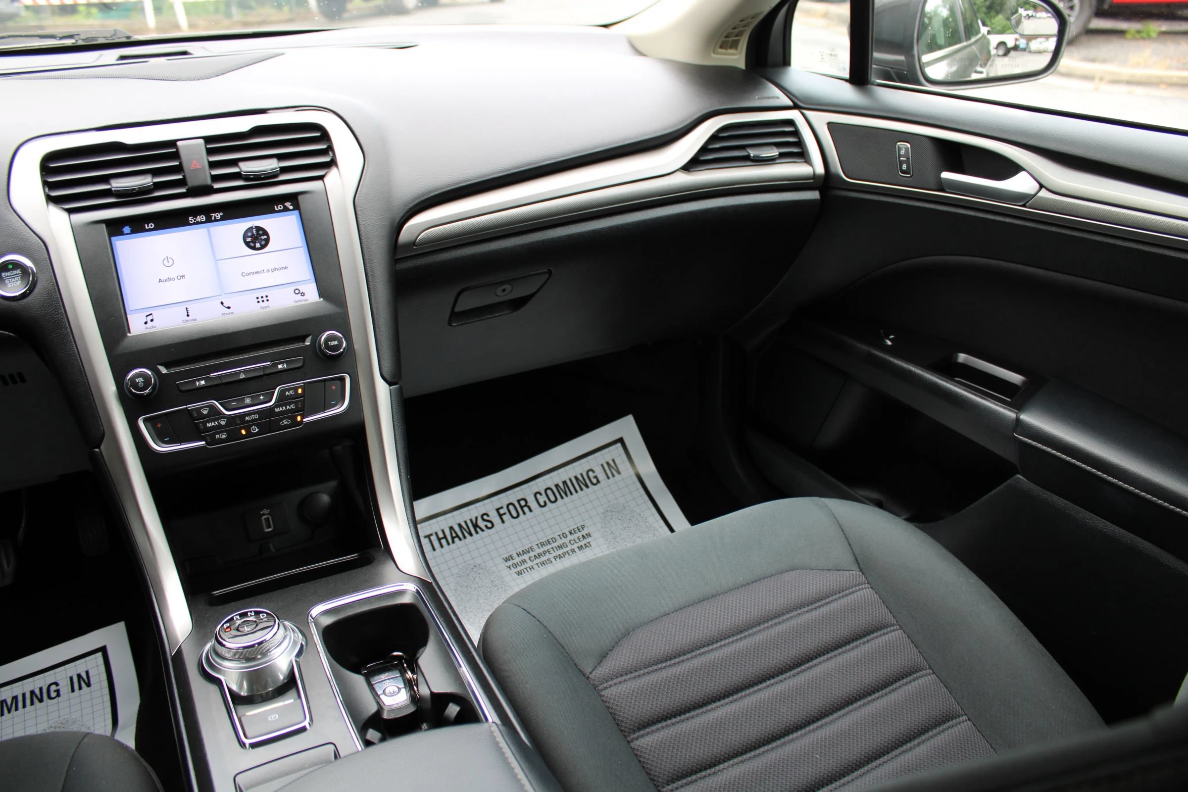 Used 2017 Ford Fusion SE w/ Fusion SE Technology Package FWD image 15