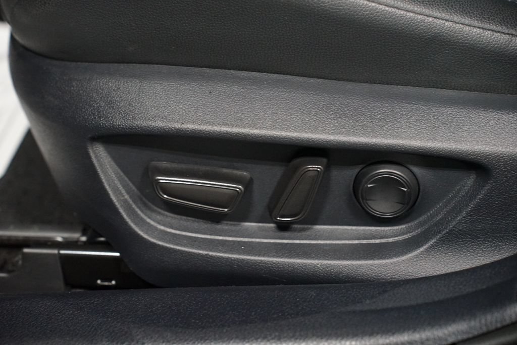 Used 2025 Toyota Camry XSE FWD image 34