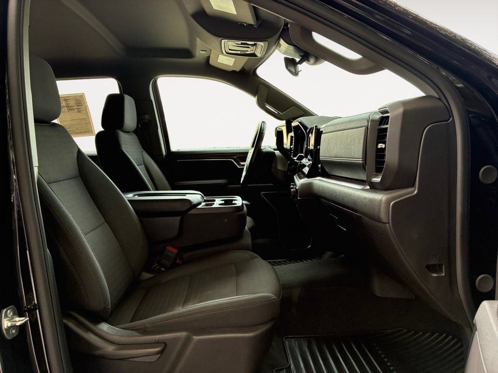 Used 2025 Chevrolet Silverado 1500 LT RWD image 15