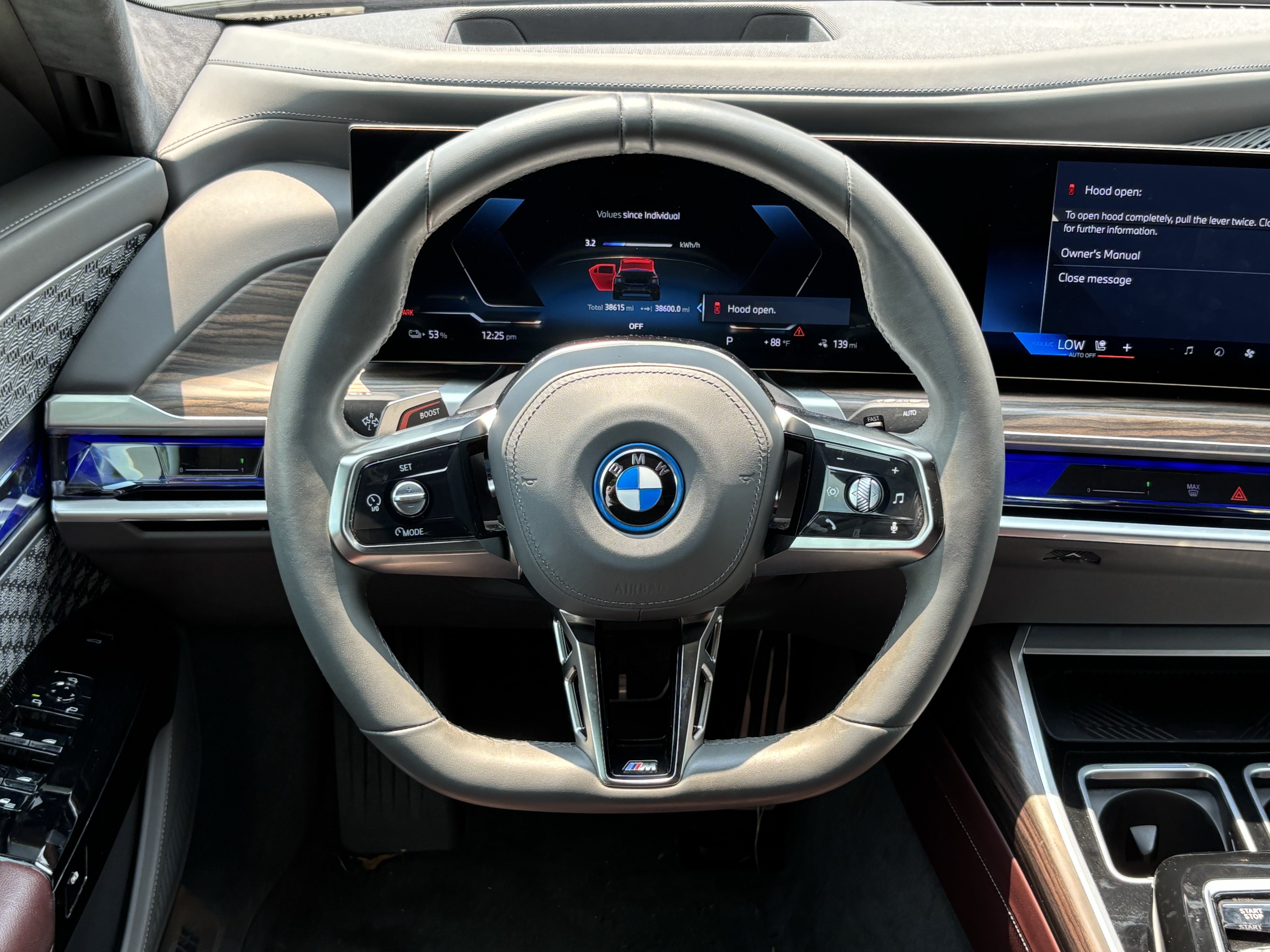 Used 2023 BMW i7 xDrive60 AWD/4WD image 18