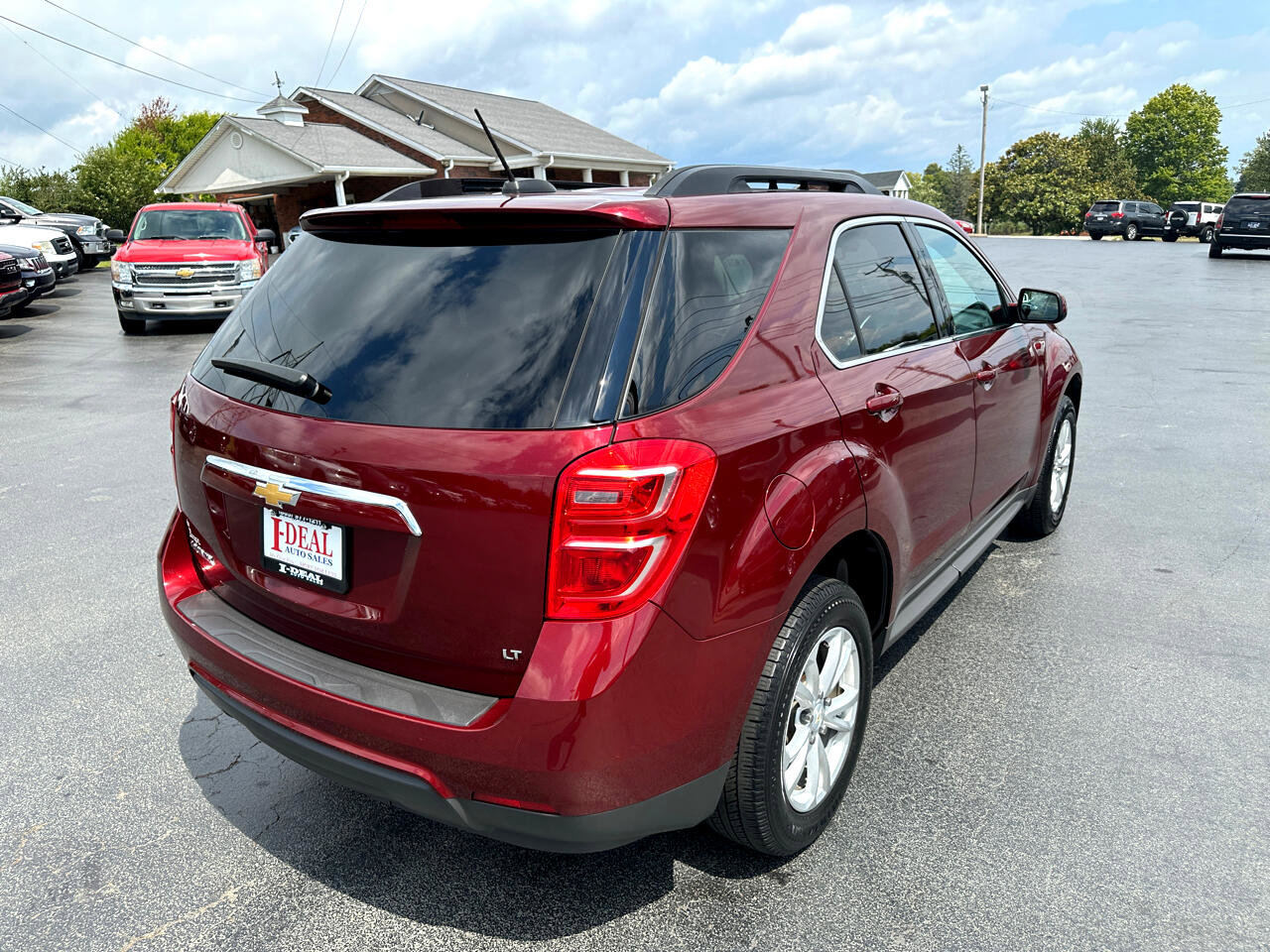 Used 2017 Chevrolet Equinox LT w/ Convenience Package image 4