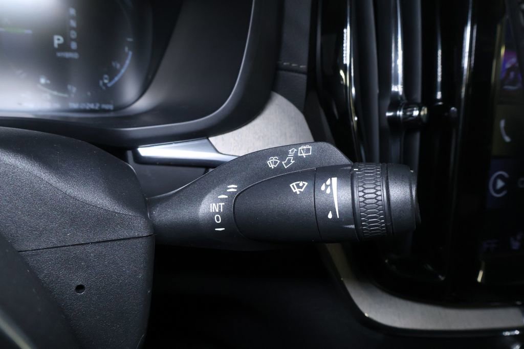 Used 2019 Volvo XC60 T8 Inscription w/ Advanced Package image 24