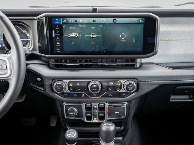 Used 2024 Jeep Wrangler Unlimited Sahara image 23