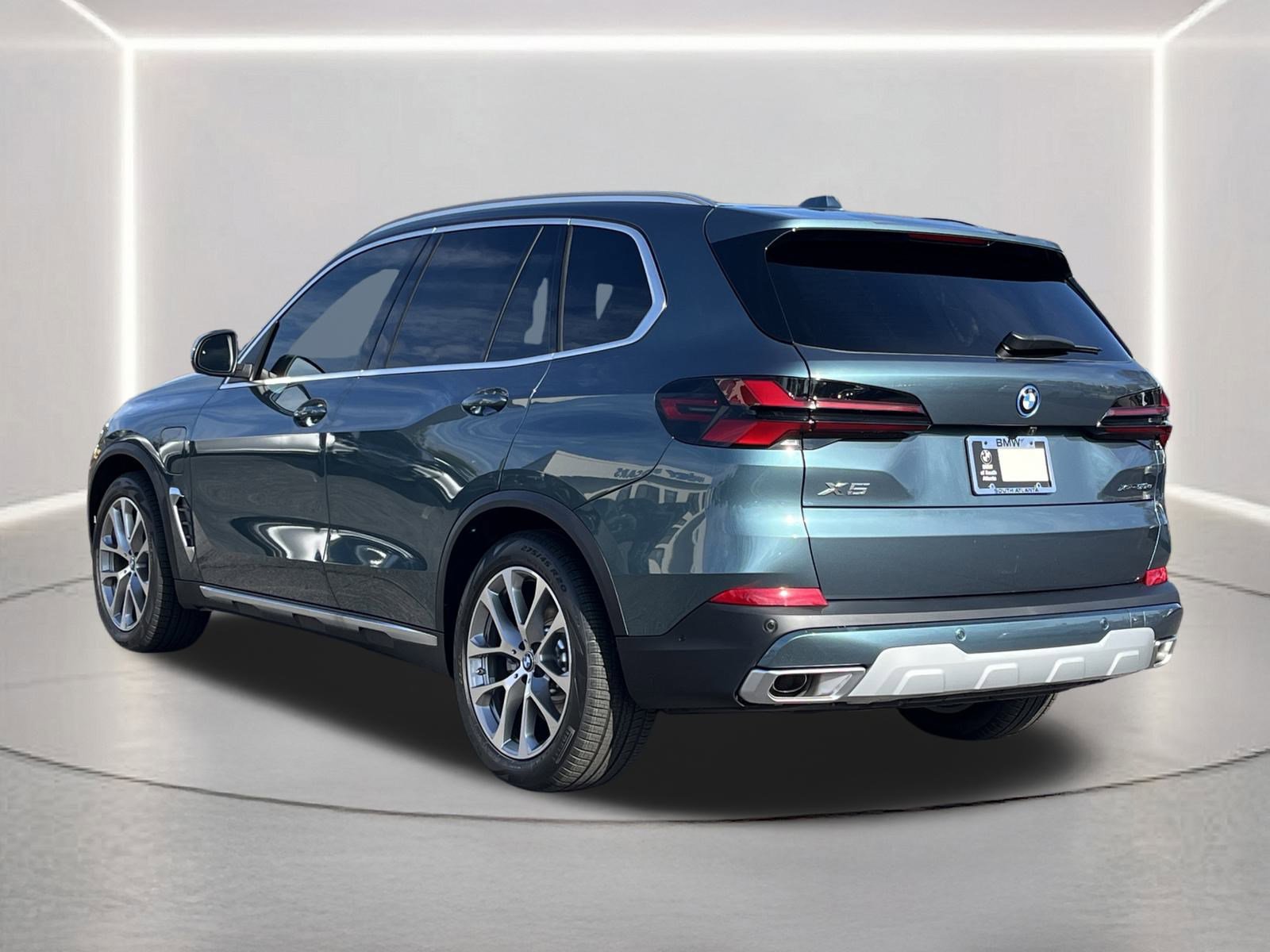 New 2026 BMW X5 xDrive50e w/ Climate Comfort Package AWD/4WD image 26