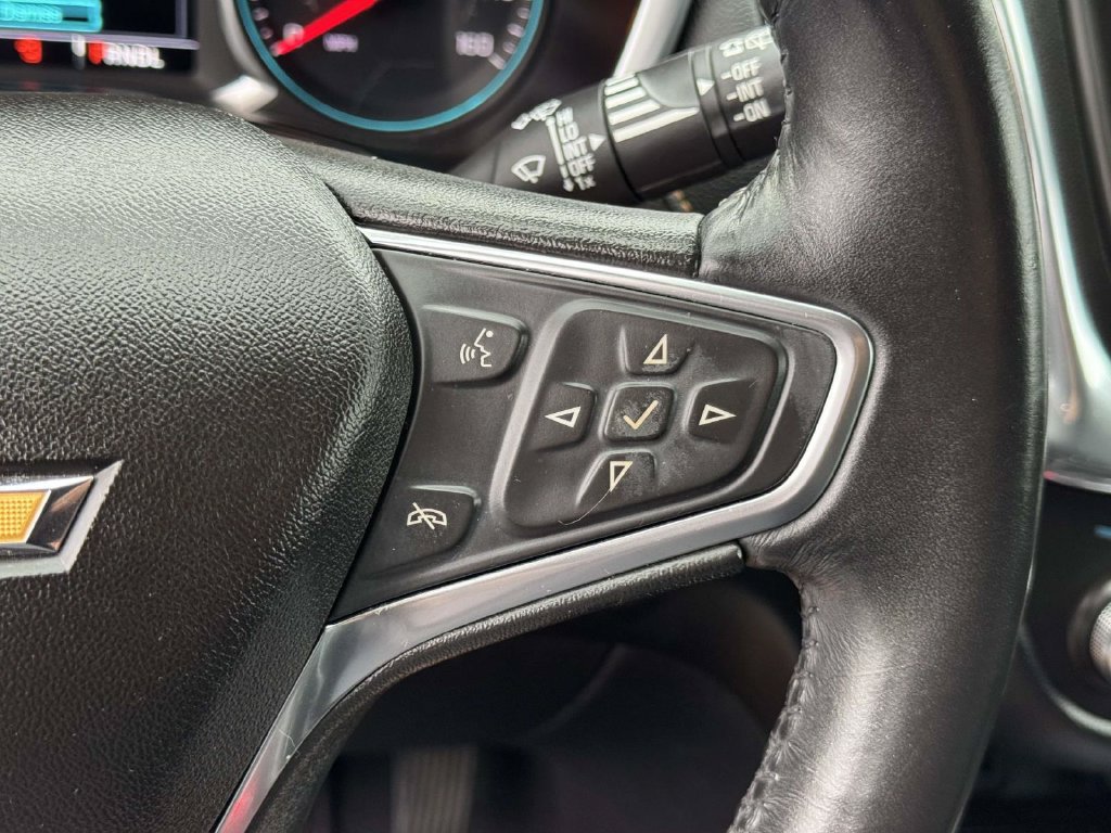 Used 2018 Chevrolet Equinox Premier FWD image 11