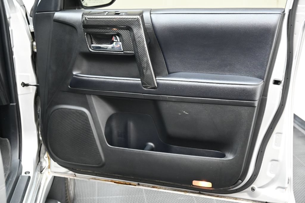 Used 2018 Toyota 4Runner Limited AWD/4WD image 20