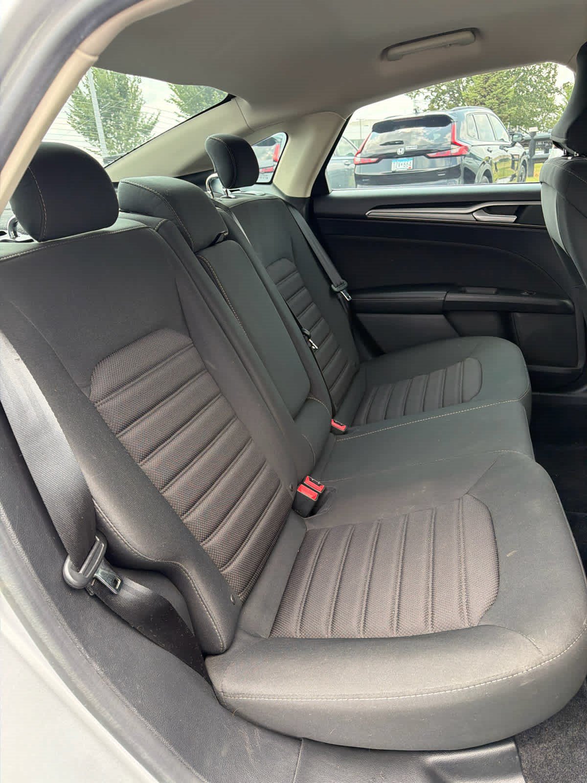 Used 2018 Ford Fusion SE w/ Fusion SE Technology Package FWD image 10