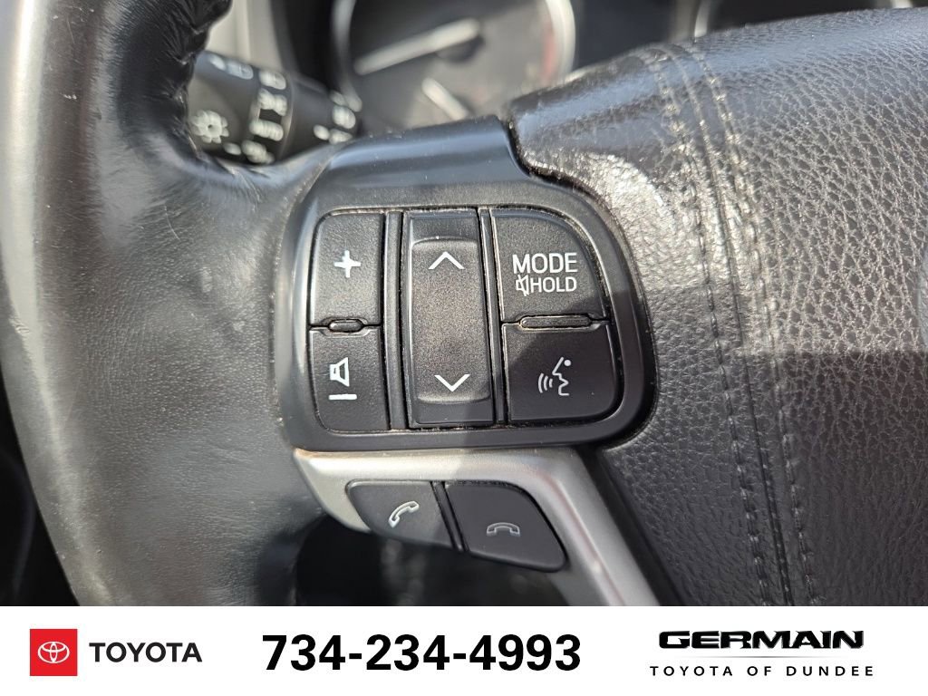 Used 2017 Toyota Highlander XLE w/ Protection Package #3 AWD/4WD image 25