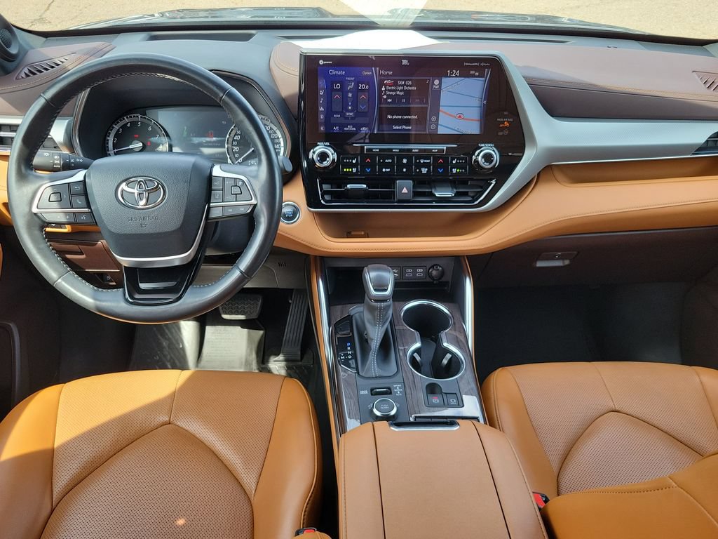Used 2022 Toyota Highlander Platinum AWD/4WD image 30