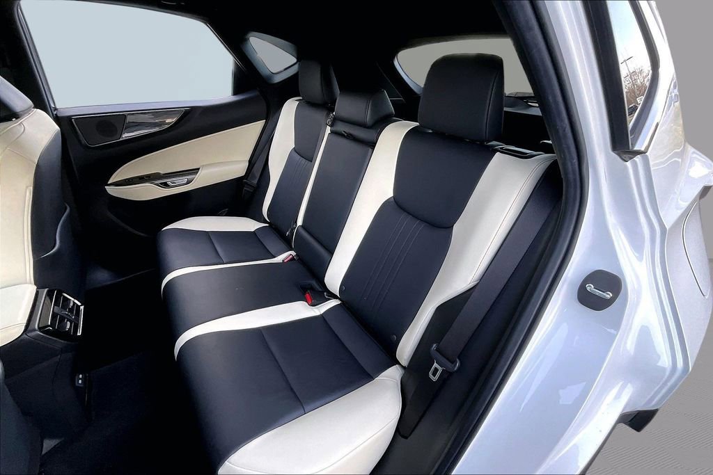 Used 2024 Lexus NX 250 FWD w/ Towing Package (2000 Lbs) image 19