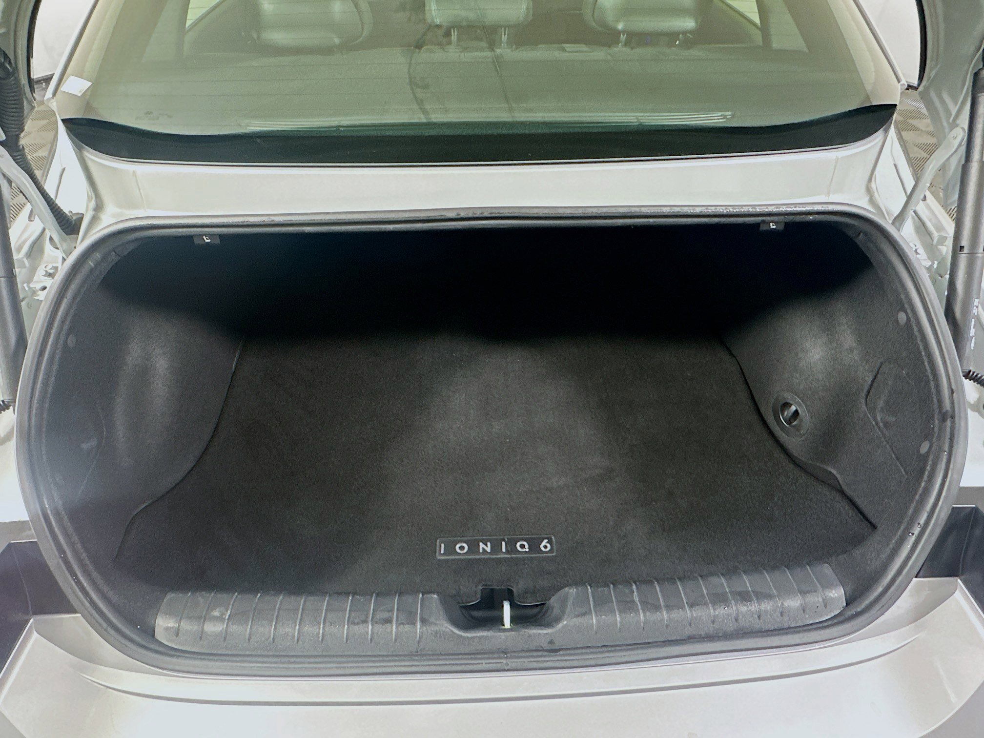Used 2024 Hyundai Ioniq 6 SEL RWD image 28