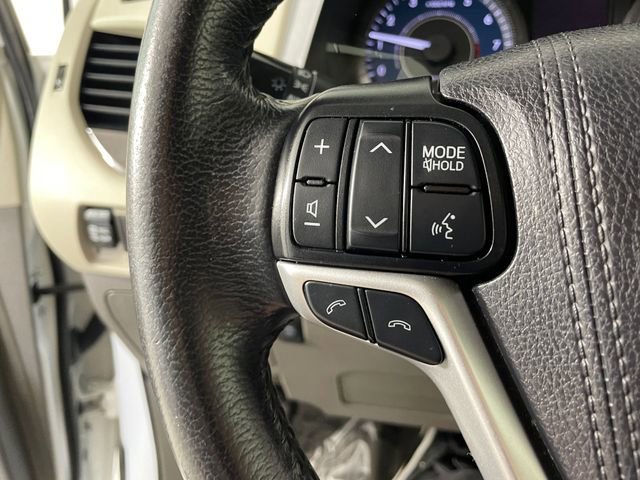 Used 2020 Toyota Sienna XLE w/ XLE Navigation Package FWD image 9