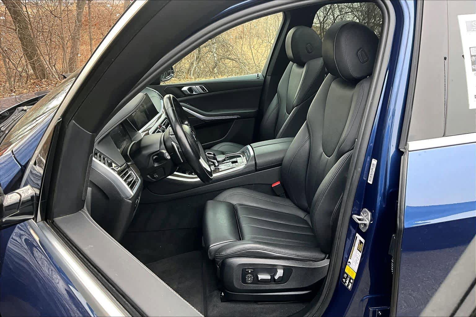 Used 2022 BMW X5 xDrive40i w/ Premium Package image 9