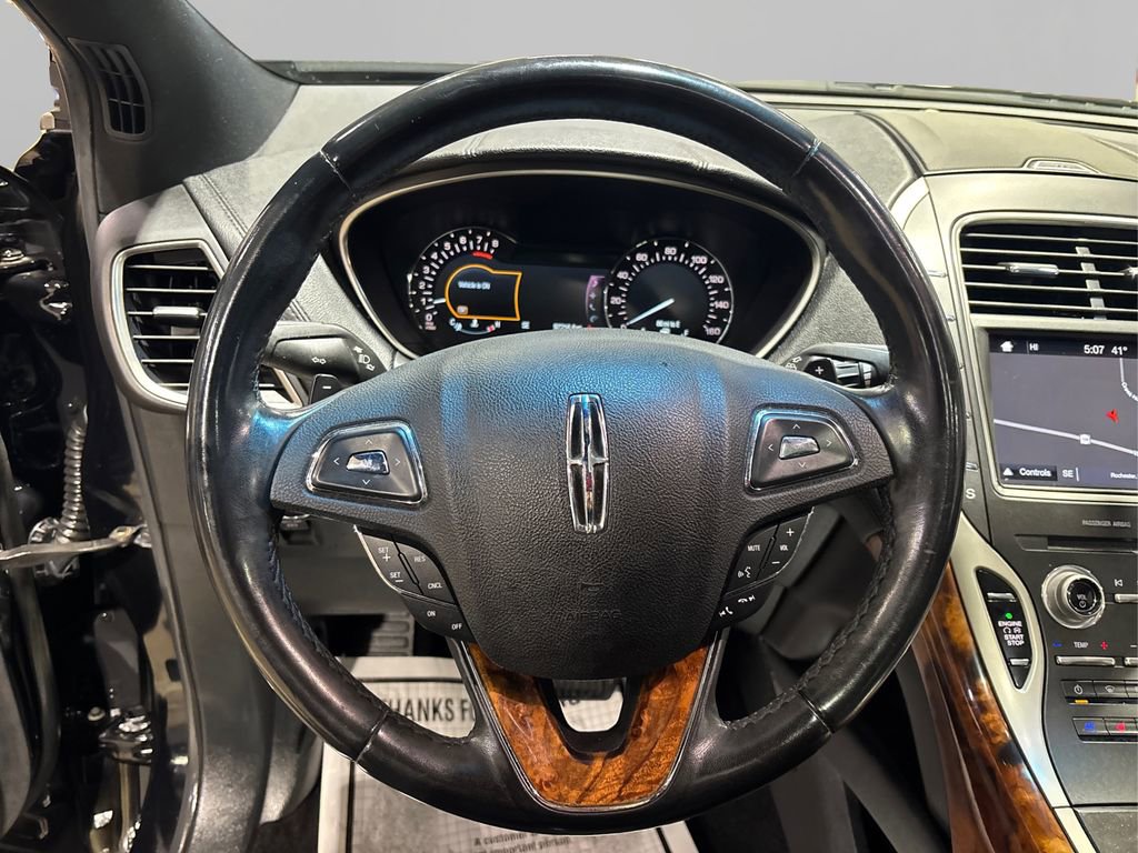 Used 2017 Lincoln MKX Reserve image 25