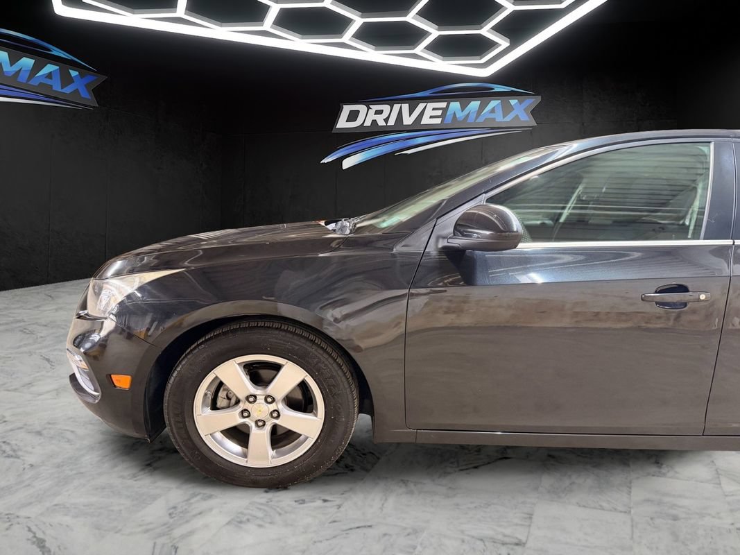 Used 2016 Chevrolet Cruze LT FWD image 9