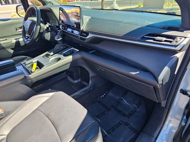 Used 2023 Toyota Sienna XSE w/ XSE Plus Package image 23