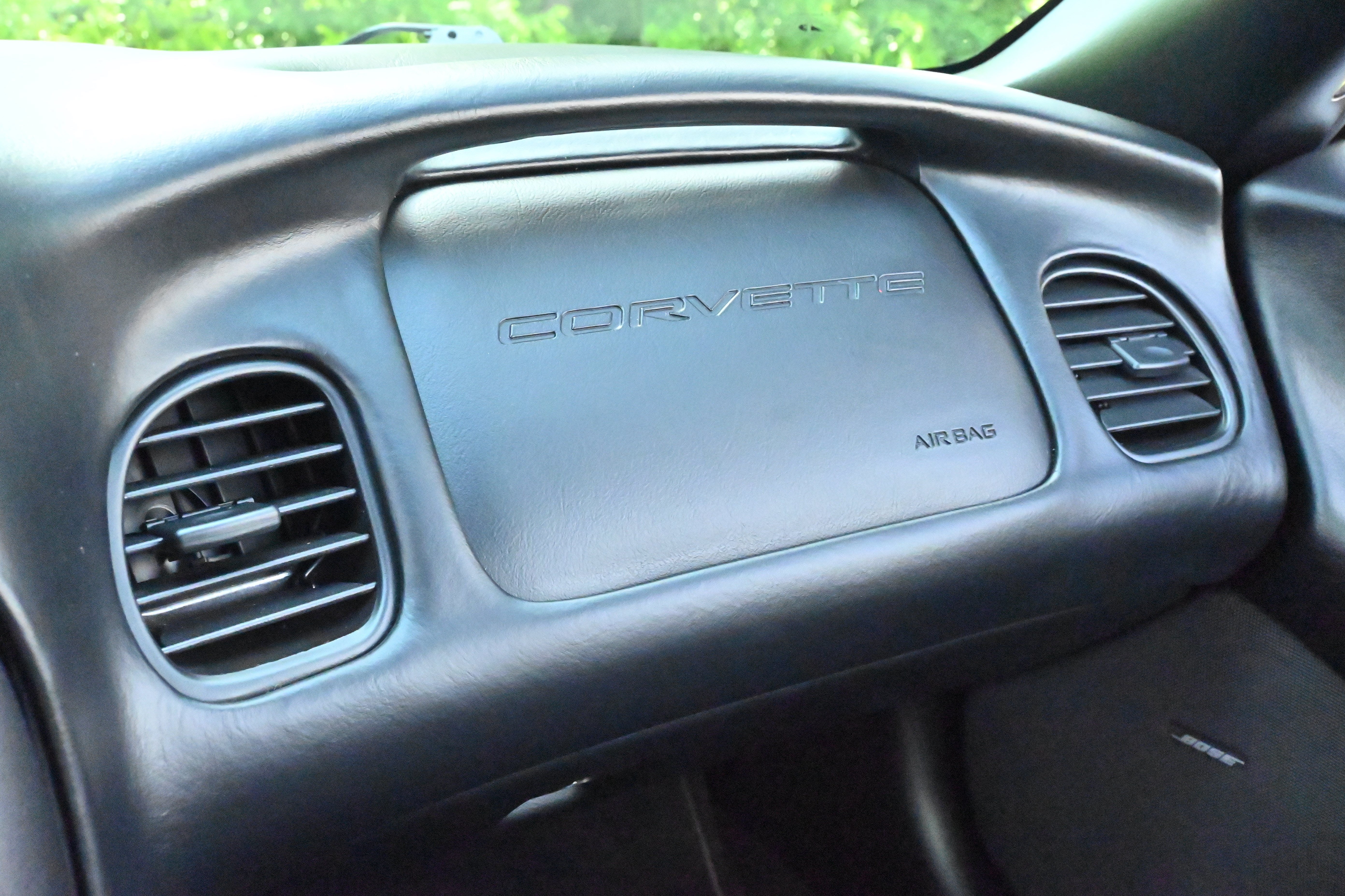 Used 2004 Chevrolet Corvette Coupe RWD image 30