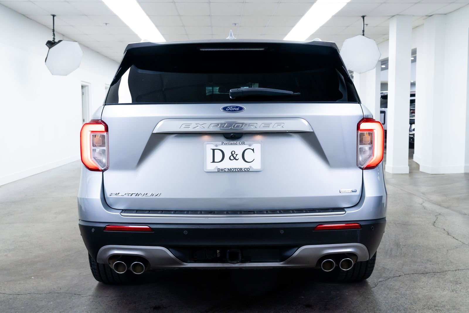 Used 2020 Ford Explorer Platinum w/ Premium Technology Package image 5