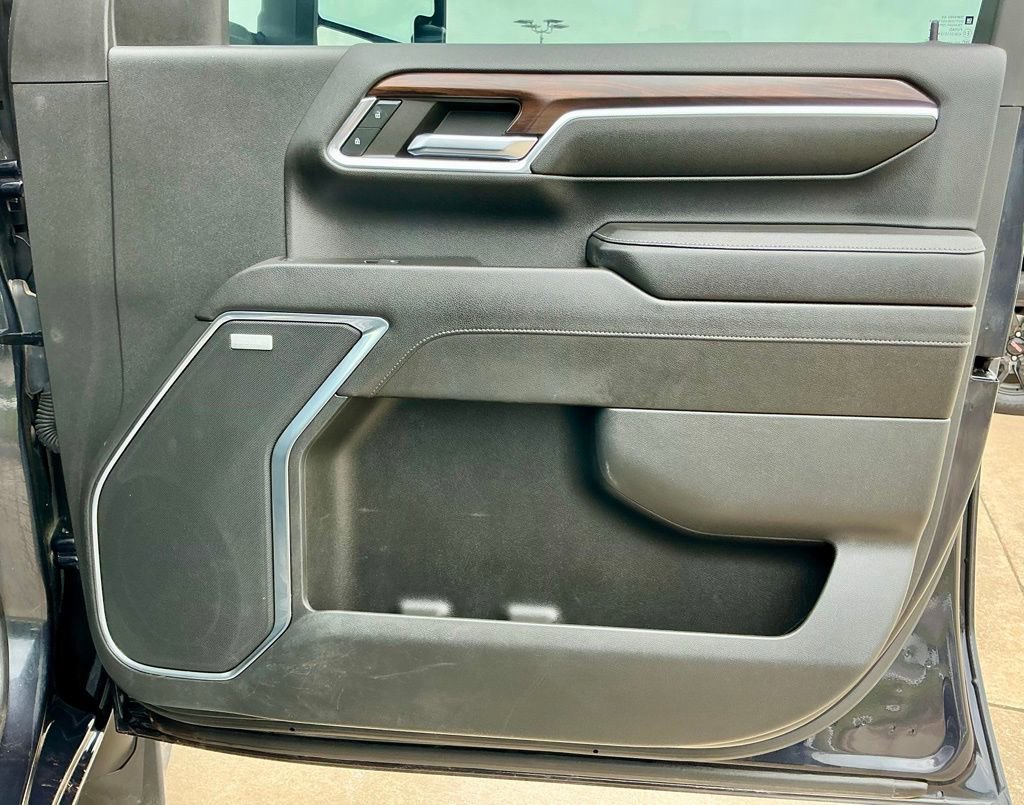 Used 2024 GMC Sierra 3500 SLT w/ SLT Premium Package image 23