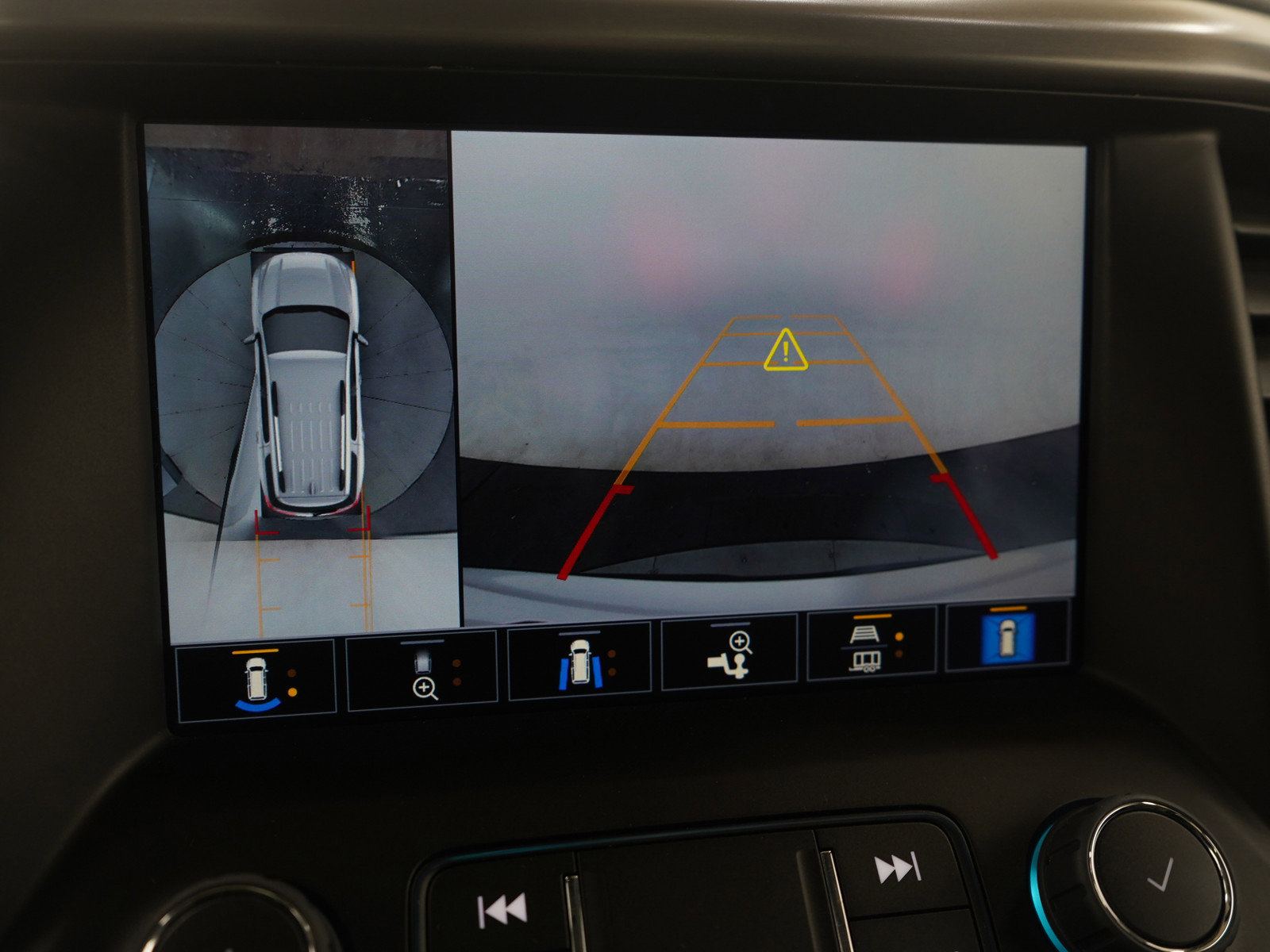 Used 2023 GMC Acadia AT4 w/ Technology Package image 33