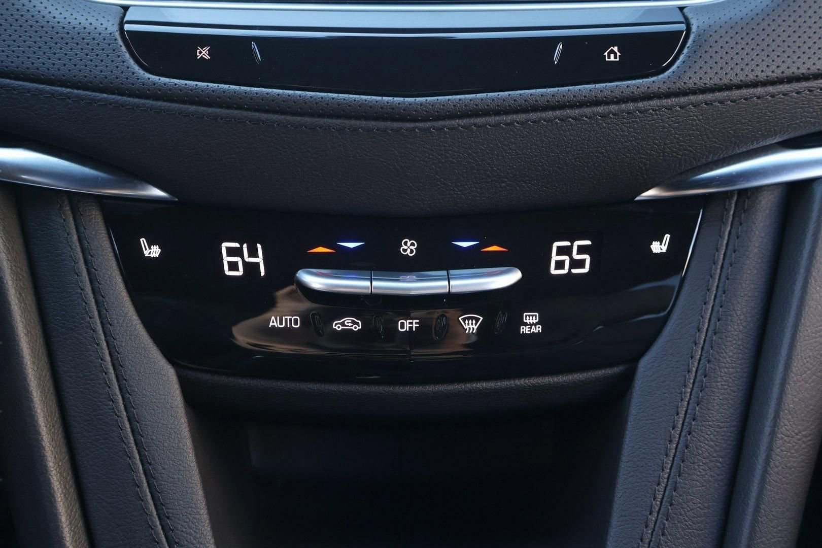 New 2025 Cadillac XT6 Luxury FWD image 26