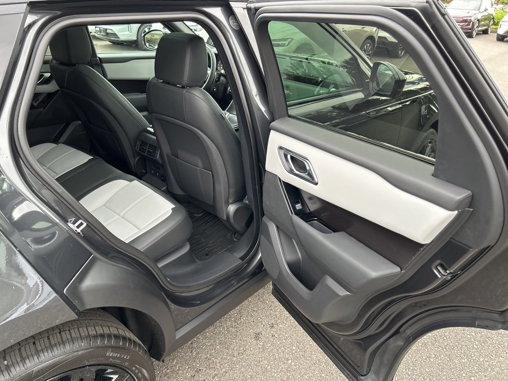 New 2026 Land Rover Range Rover Velar Dynamic SE image 17