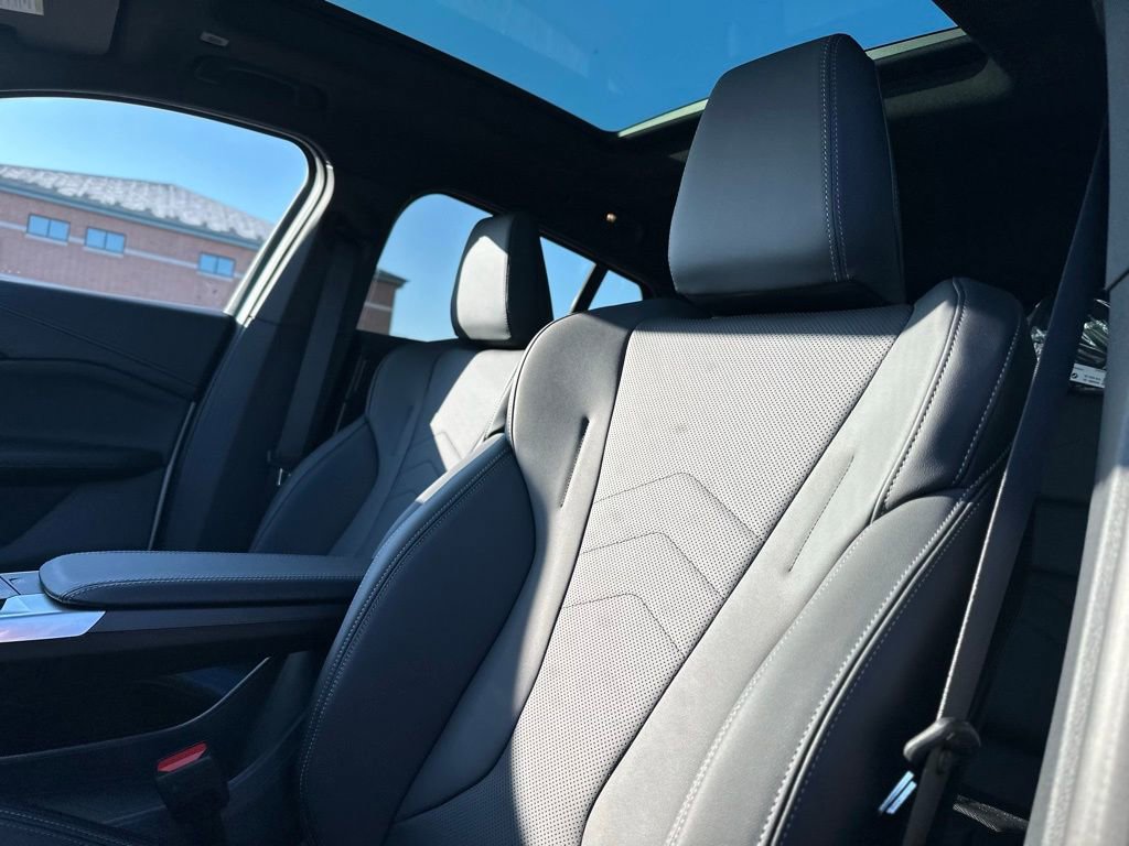 New 2026 BMW X2 xDrive28i w/ Technology Package image 15
