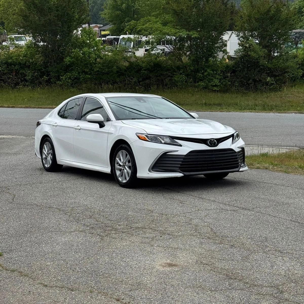 Used 2022 Toyota Camry LE FWD image 10