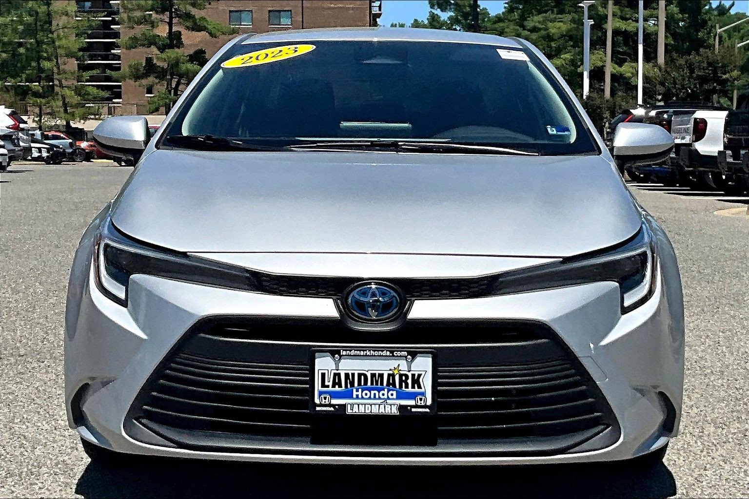 Used 2023 Toyota Corolla LE w/ Carpet Mat Package (TMS) FWD image 3