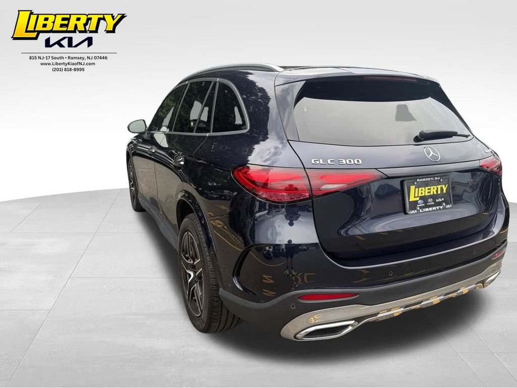 Used 2024 Mercedes-Benz GLC 300 4MATIC image 5