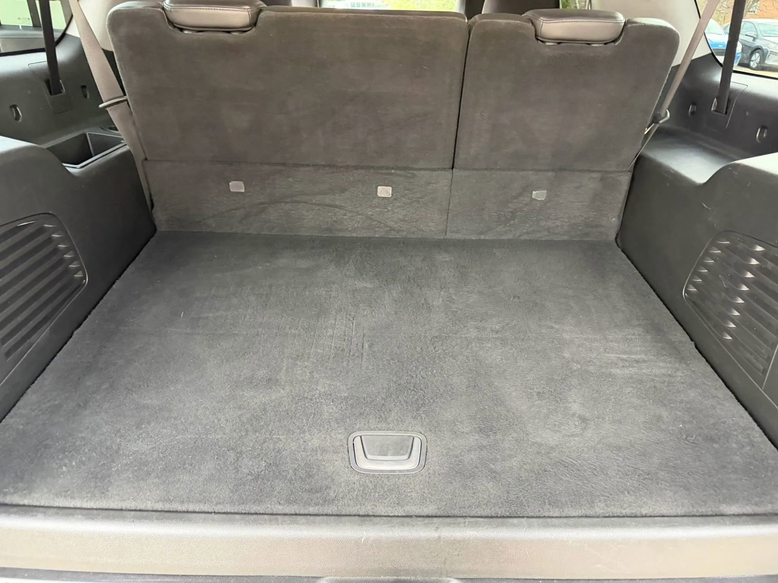 Used 2020 Cadillac Escalade ESV Premium Luxury image 23