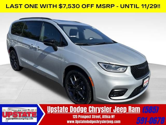 New 2026 Chrysler Pacifica Limited w/ S Appearance Package