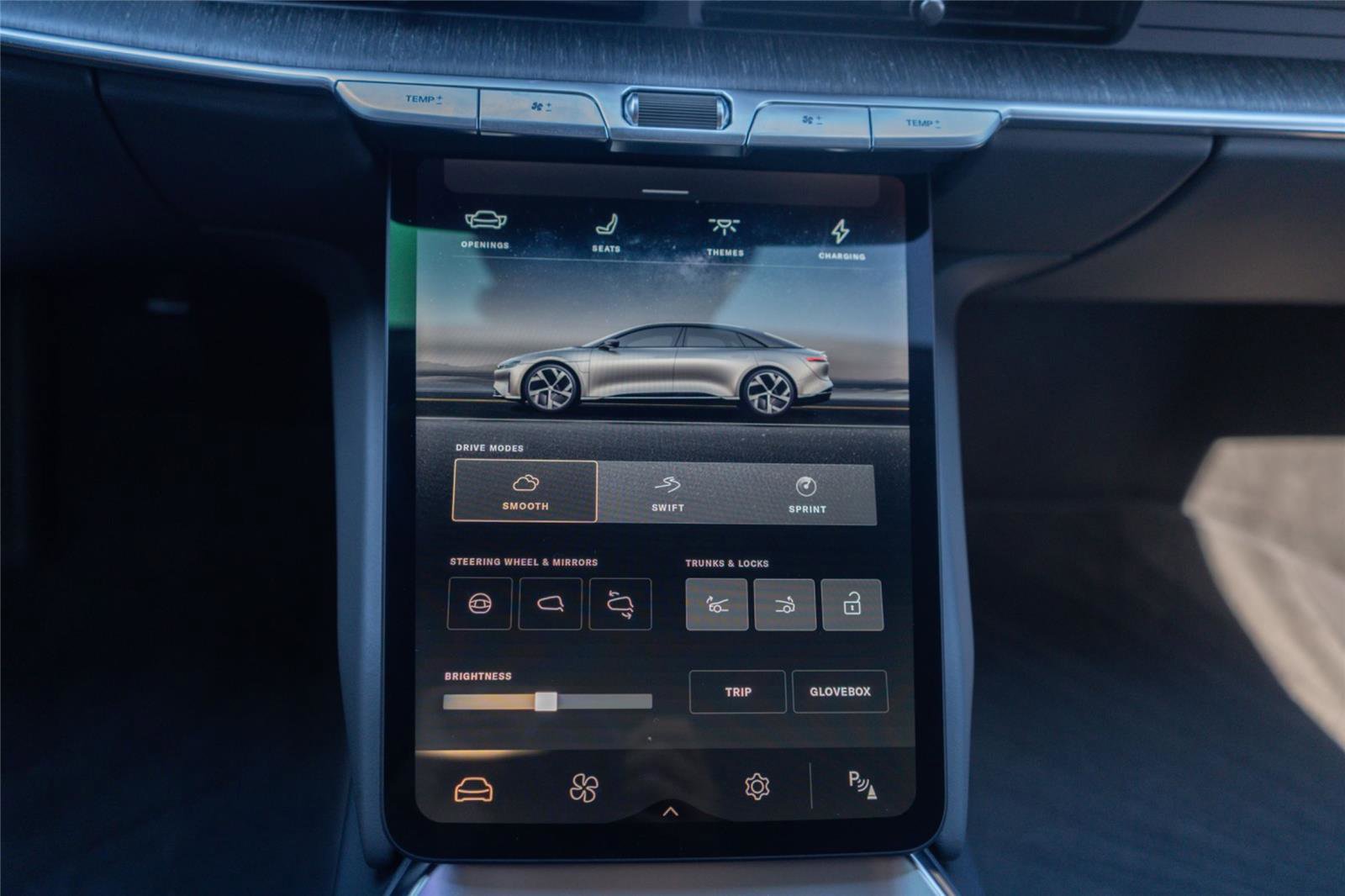 Used 2025 Lucid Air Touring image 17