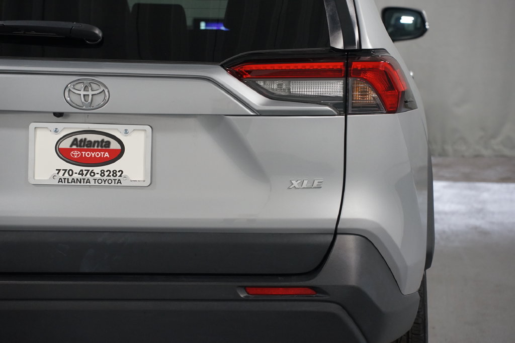 Certified 2025 Toyota RAV4 XLE FWD image 10