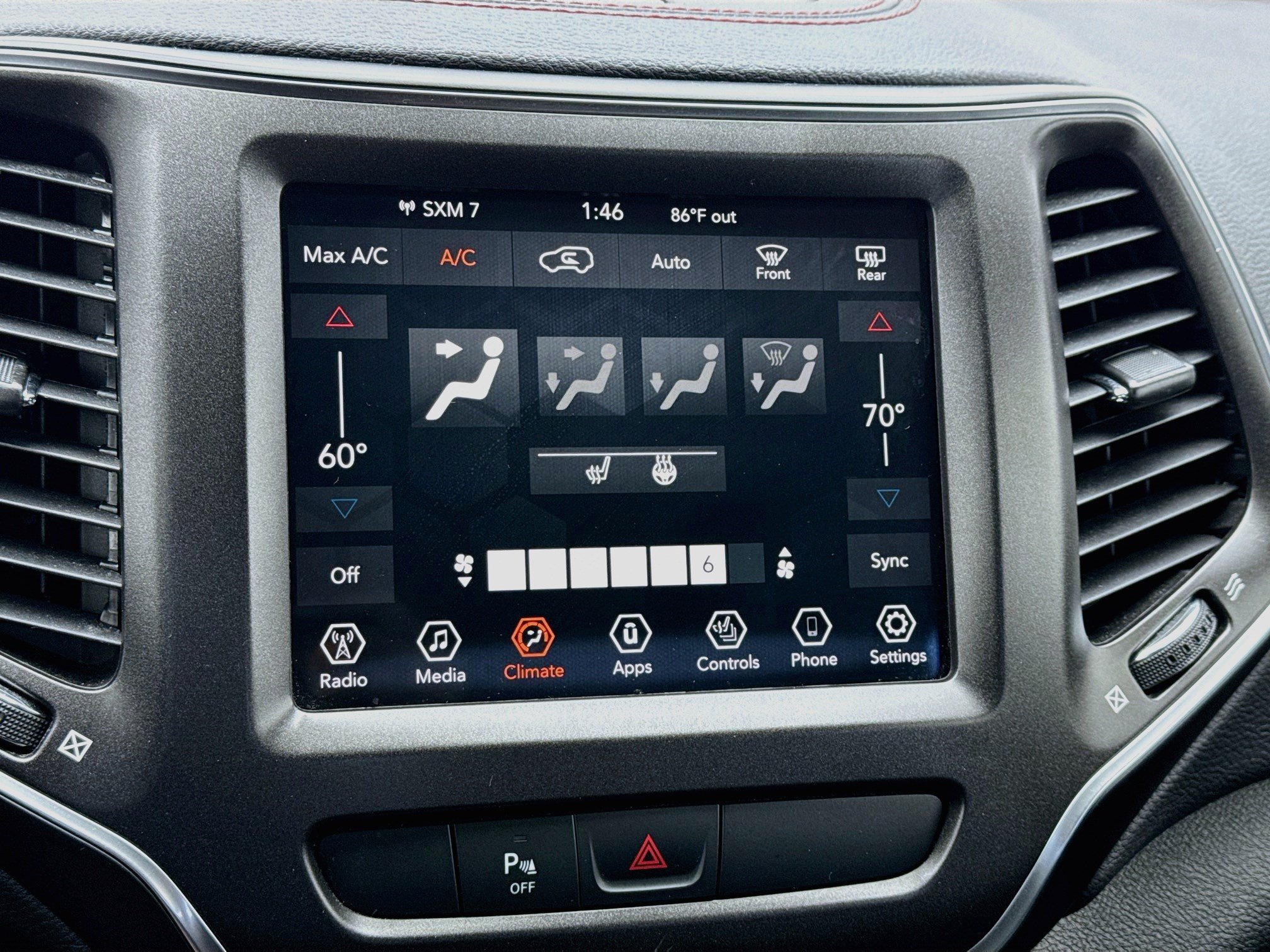 Used 2020 Jeep Cherokee Trailhawk w/ Cold Weather Group AWD/4WD image 12