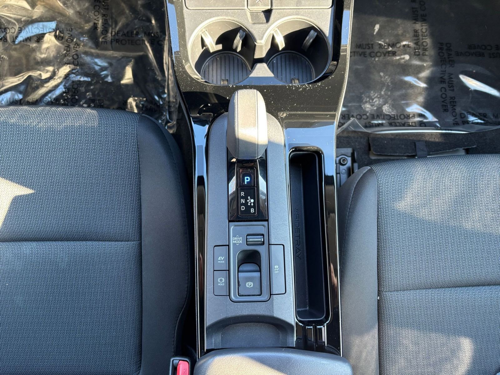 Used 2025 Toyota Prius LE image 39