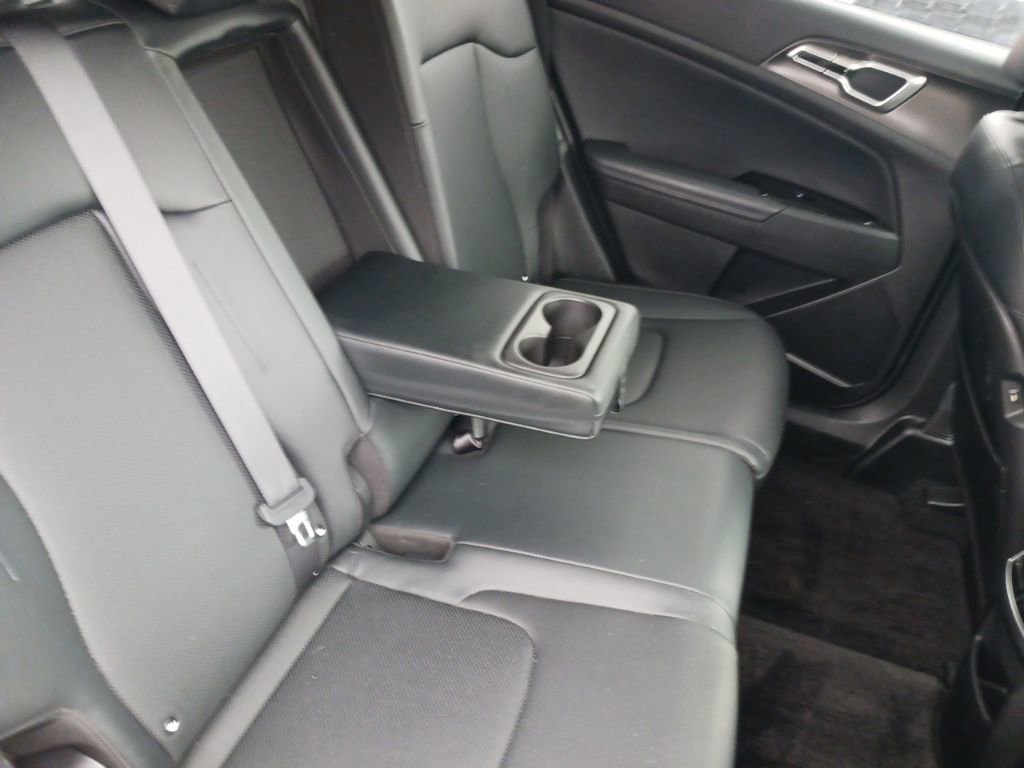 Used 2023 Kia Sportage EX image 22