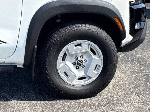 Used 2024 Nissan Frontier SV w/ Hardbody Edition AWD/4WD image 5