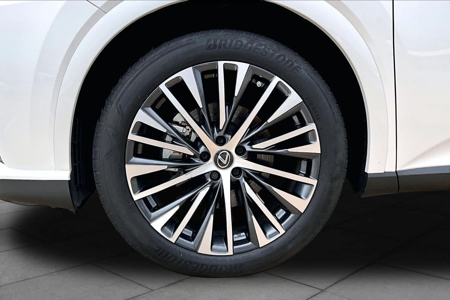 Certified 2025 Lexus RX 350 Premium Plus w/ Accessory Package (Z1) FWD image 11