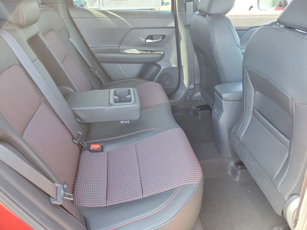 New 2026 Nissan Kicks SR FWD image 34