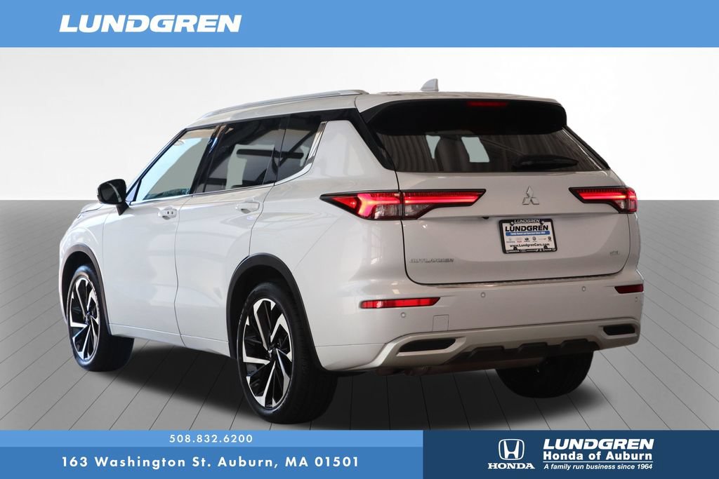 Used 2022 Mitsubishi Outlander SEL AWD/4WD image 3