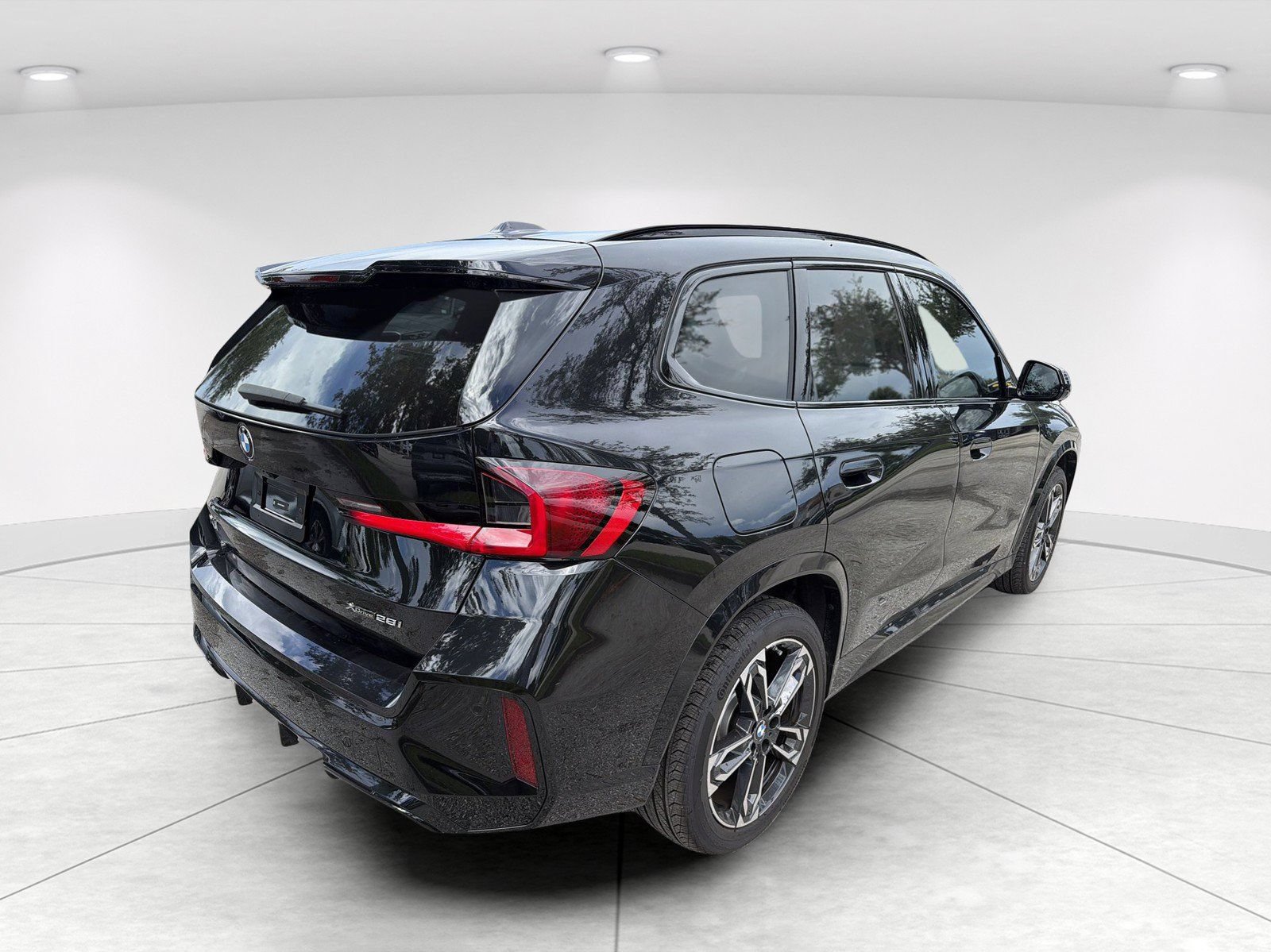 New 2026 BMW X1 xDrive28i w/ Technology Package AWD/4WD image 4
