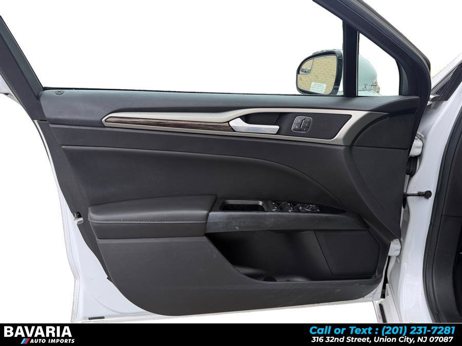 Used 2014 Ford Fusion SE w/ Equipment Group 202A FWD image 11