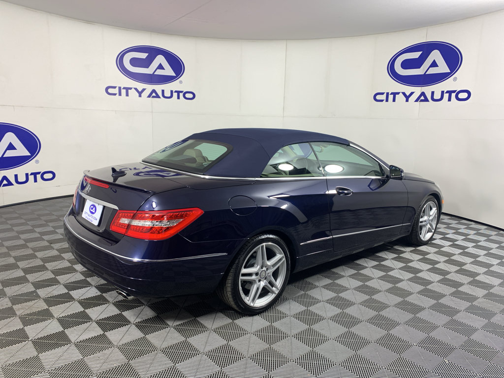 Used 2011 Mercedes-Benz E 350 Cabriolet image 3