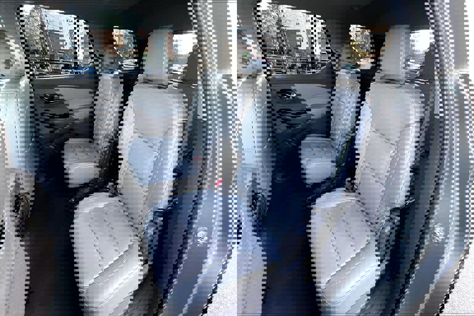 Used 2018 Chevrolet Traverse LT image 25