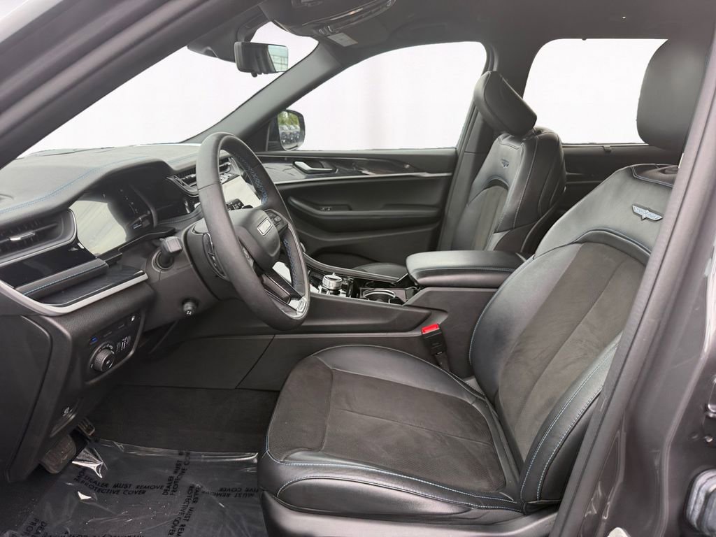 Used 2023 Jeep Grand Cherokee Trailhawk w/ Luxury Tech Group III AWD/4WD image 9